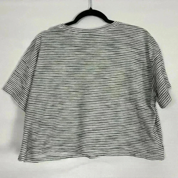 Old Navy Black and White Striped Crop Top - Picture 3 of 5